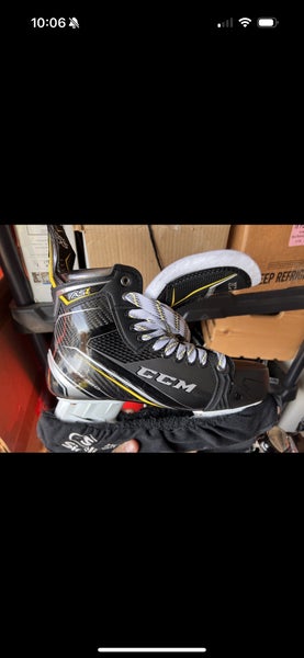 Brand New Senior CCM Regular Width Size 10.5 Super Tacks AS1 Hockey Skates