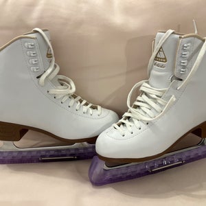 Jackson Ultima Artiste Figure Skates B Adult 7 (Used)