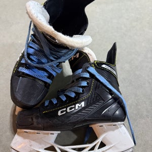 CCM Tacks Hockey Skates Regular Width Size 1 (Used)