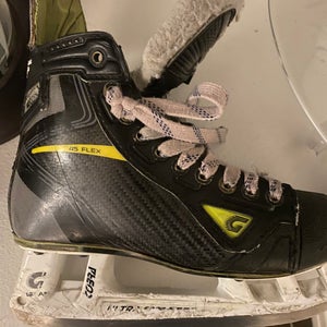 Used Intermediate Graf Ultra G9035 Hockey Skates Regular Width Size 4.5
