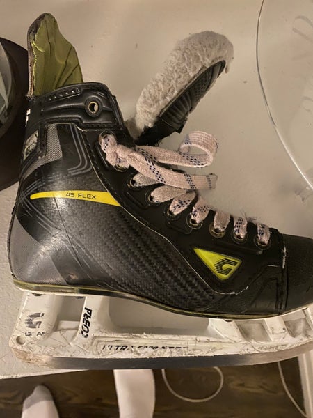 Used Intermediate Graf Ultra G9035 Hockey Skates Regular Width Size 4.5