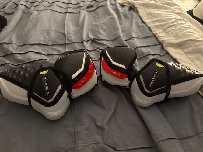 Intermediate Medium Bauer Vapor Hyperlite Elbow Pads (Used)