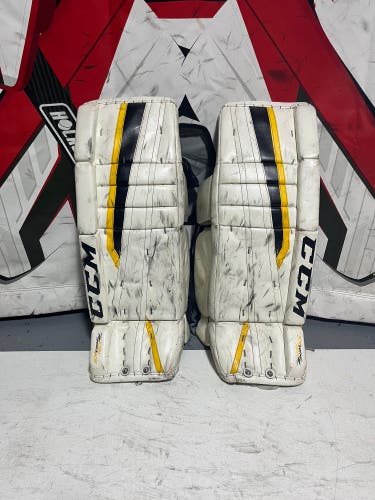 28" 2017 CCM Extreme Flex 760 Goalie Leg Pads (Used)