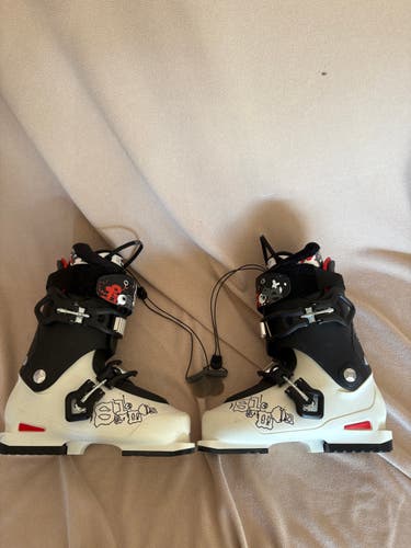 Unisex Salomon All Mountain SCS Ski Boots (Used)