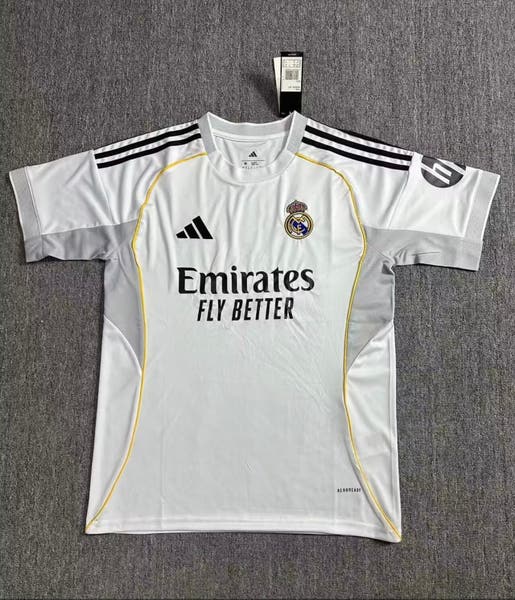 Real Madrid White Medium/Large Men's Adidas Jersey (New) | SidelineSwap |  Buy and Sell on SidelineSwap