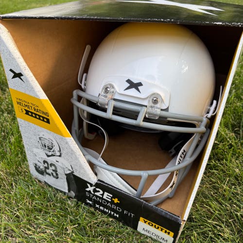 NEW Xenith X2E+ Standard Fit Youth Medium Football Helmet White Grey Face Mask 2023