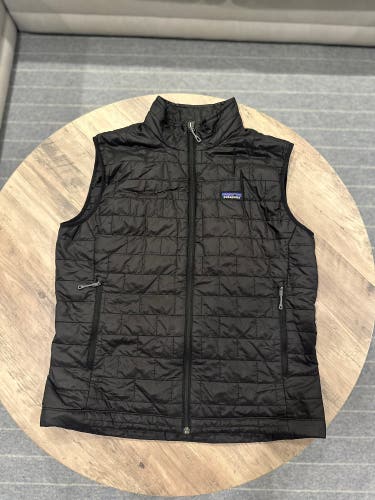 Like new Black Patagonia Nano Puff Vest (XL)