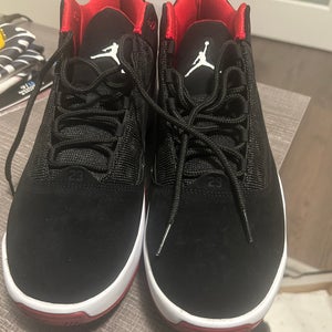 New Jordan Max Aura 2 shoes Size 11