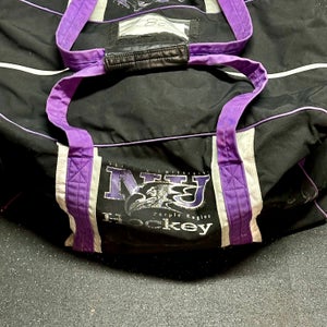 NIAGARA UNIVERSITY TEAM ISSUED NCAA HOCKEY BAG
