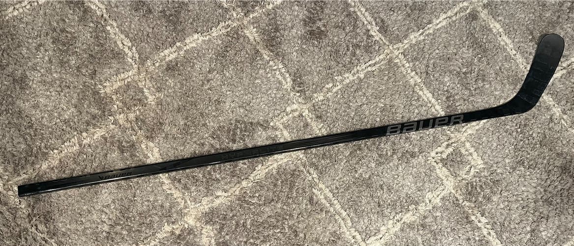 Used Bauer Vapor Hyperlite 2 Left Hand P90TM Pro Stock Stick