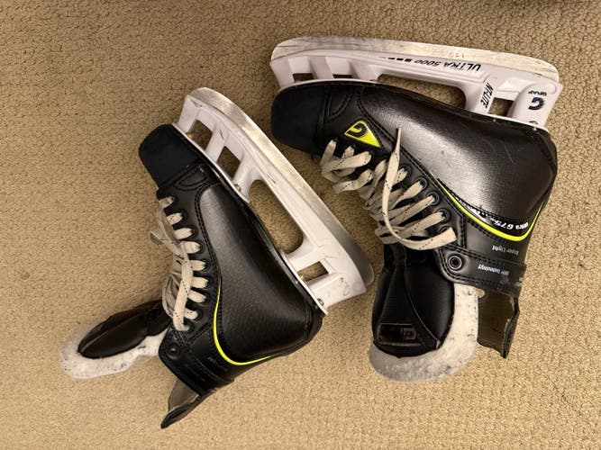 GRAF Ultra G75 Ultra Light Skates Size 7R (Used)