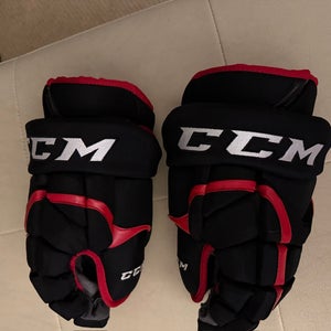 Used Blackhawks CCM HG12XP Gloves 14" PATRICK SHARP