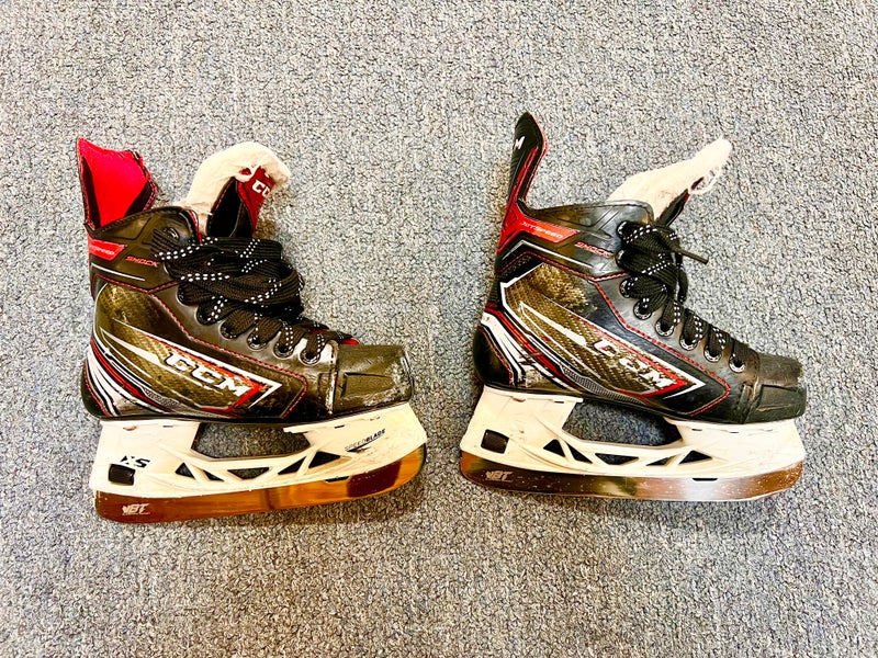 CCM JetSpeed Shock Ice Hockey Skates Junior Size 2  - Brand New BladeTech Blades