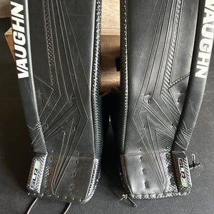32" Vaughn SLR4 Pro Goalie Leg Pads (Used)