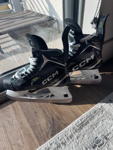 2025 CCM Tacks XF 80 Hockey Skates Regular Width 10 (Used)