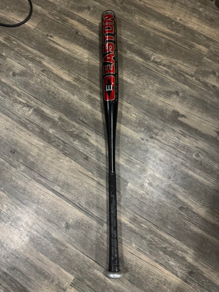Easton Black Magic Bat (-8) 26 oz 34" (Used)
