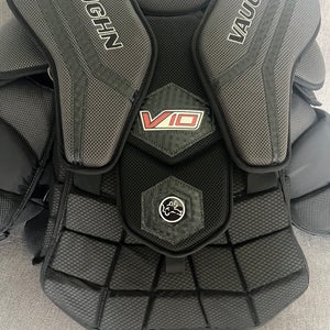 Small 2023 Vaughn V10 Goalie Chest Protector (Used)