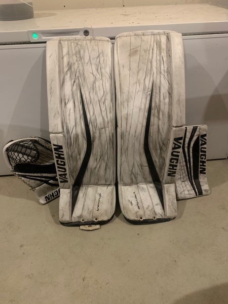 34" Vaughn Ventus SLR Pro Carbon Pro Goalie Leg Pads (Used)