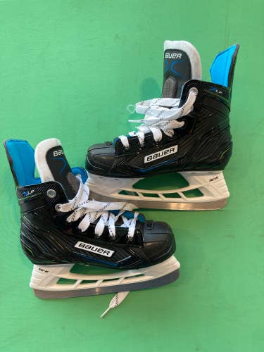 Youth Bauer XLP Hockey Skates Regular Width 13 (Used)