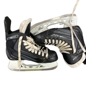 Used CCM Junior Hockey Skate Junior 04 11472-S000142875