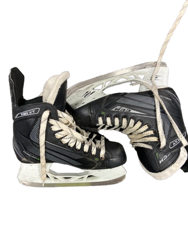 Used CCM Junior Hockey Skate Junior 04 11472-S000142875