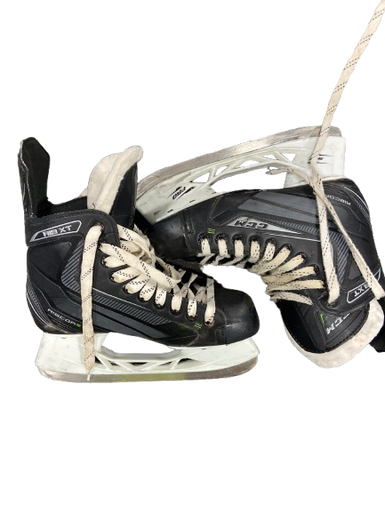 Used CCM Junior Hockey Skate Junior 04 11472-S000142875