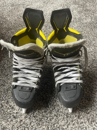 CCM Super Tacks 9380 Hockey Skates Regular Width Size 5.5 (Used)