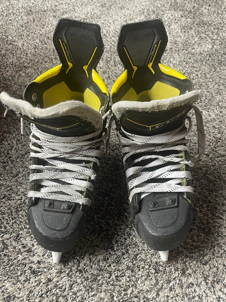 CCM Super Tacks 9380 Hockey Skates Regular Width Size 5.5 (Used)
