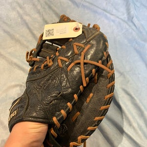 Black Mizuno MVP RH First Base Baseball Glove 12" (Used)