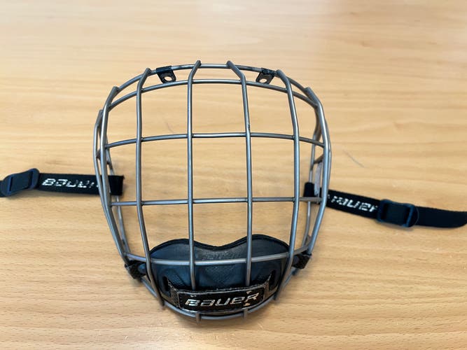 Small Bauer Re-Akt Titanium Cage (Used)