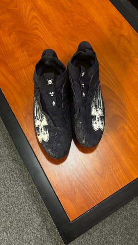 Men's Size M 10.5 (W 11.5) Under Armour Blur Mid Top Turf Cleats (Used)