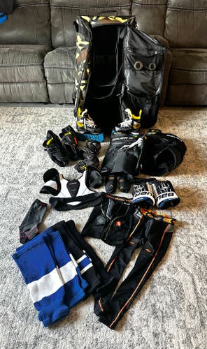 Complete set of youth gear in near perfect condition