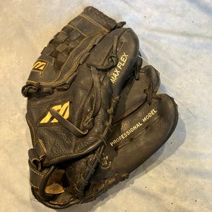 Black Mizuno Franchise RH Softball Glove 12" (Used)