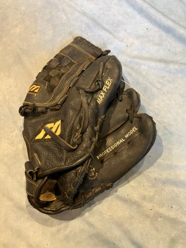 Black Mizuno Franchise RH Softball Glove 12" (Used)