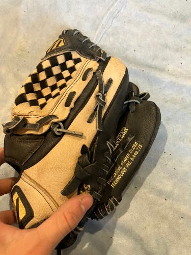Black Mizuno Ballpark RH Baseball Glove 10" (Used)