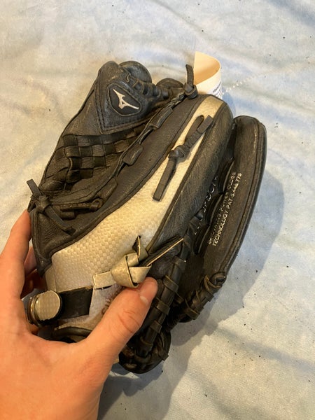 Black Mizuno Power Close RH Baseball Glove 10.5" (Used)