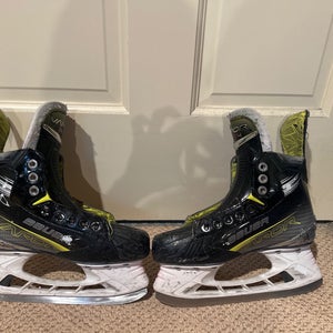 Bauer Vapor 4 Hockey Skates Regular Width  Size 3.5 (Used)