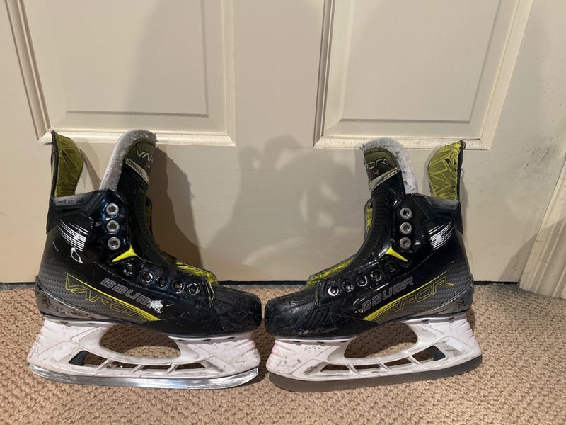 Bauer Vapor 4 Hockey Skates Regular Width  Size 3.5 (Used)