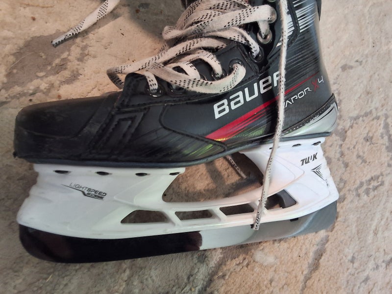 2024 Bauer Vapor 4 Hockey Skates 6.5 (Used)