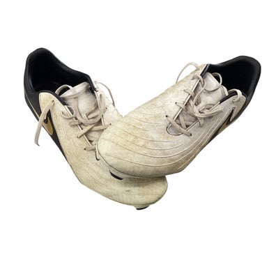 Used Nike Soccer Cleats Black And White Senior 8 11760-S000080661