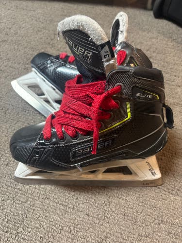 Bauer Elite Hockey Goalie Skates Extra Wide Width Size 3.5 (Used)