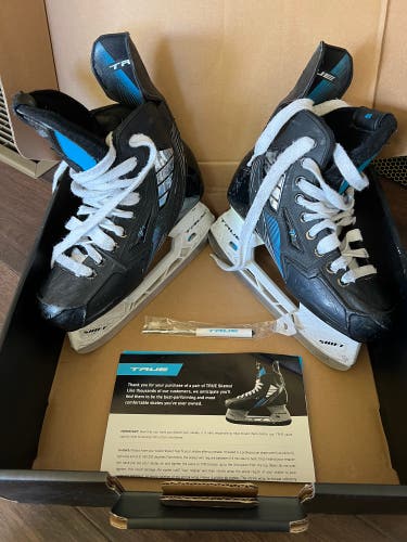 2020 True TF7 Hockey Skates Regular Width Size 4 (Used)