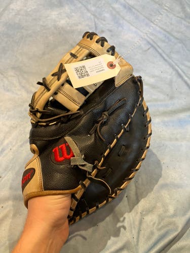 Black Wilson A2000 RH First Base Baseball Glove 12.5" (Used)