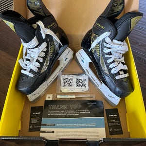 2024 True Catalyst 7 Hockey Skates Regular Width Size 5 (Used)