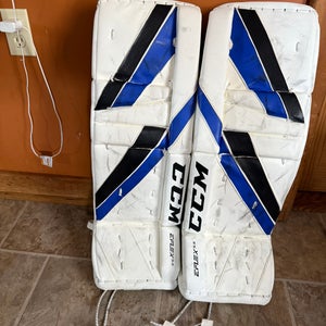 28" CCM Extreme Flex 5.5 Goalie Leg Pads (Used)
