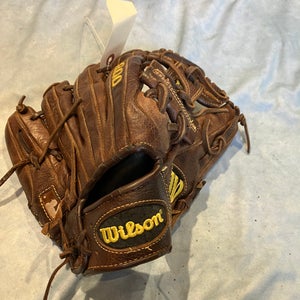 Brown Wilson A800 RH Infield Baseball Glove 11.5" (Used)