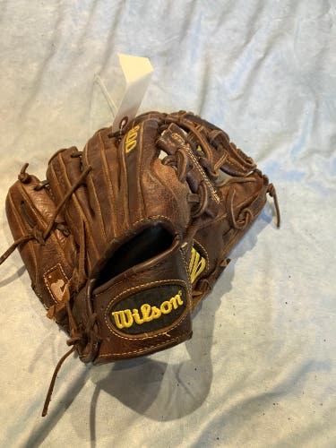Brown Wilson A800 RH Infield Baseball Glove 11.5" (Used)