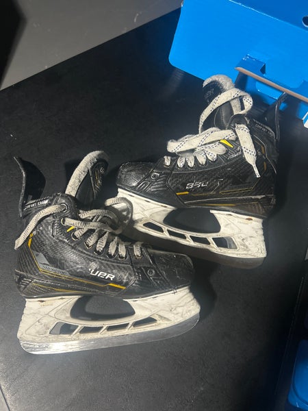 Bauer Supreme M5 Pro Hockey Skates Extra Wide Width (Used)