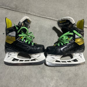 Bauer Supreme 3S Pro Hockey Skates Regular Width Size 1 (Used)