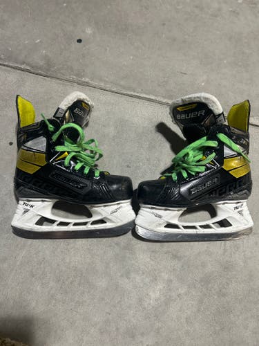 Bauer Supreme 3S Pro Hockey Skates Regular Width Size 1 (Used)
